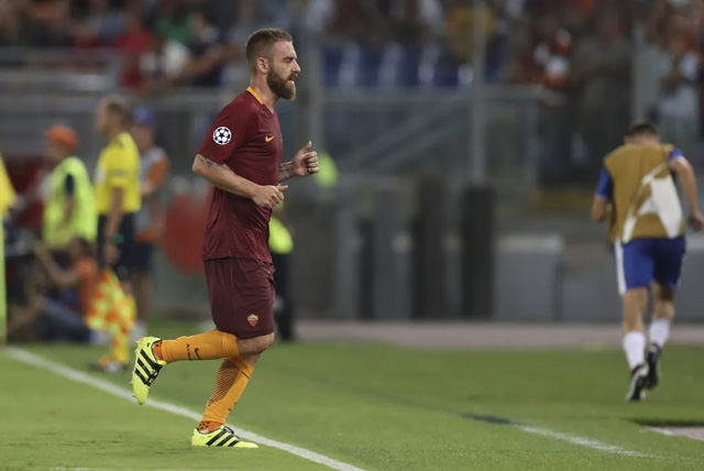 De Rossi sẵn sàng thay thế Mourinho tại Roma