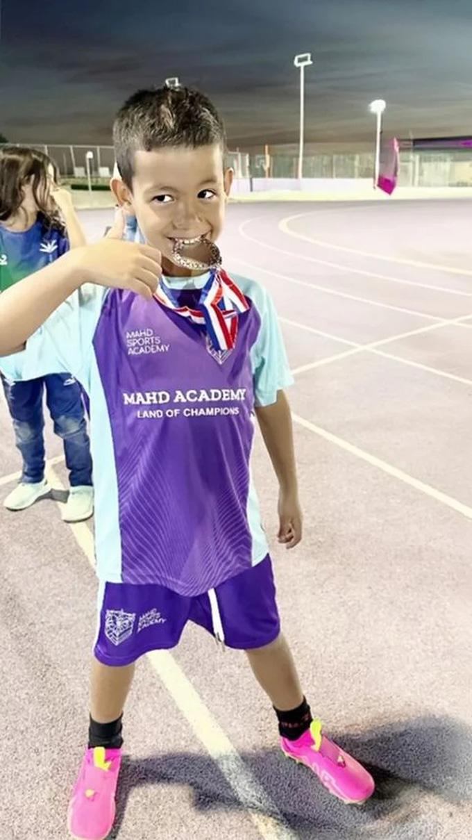 Quý tử 6 tuổi của Ronaldo, Mateo giành huy chương đầu tiên