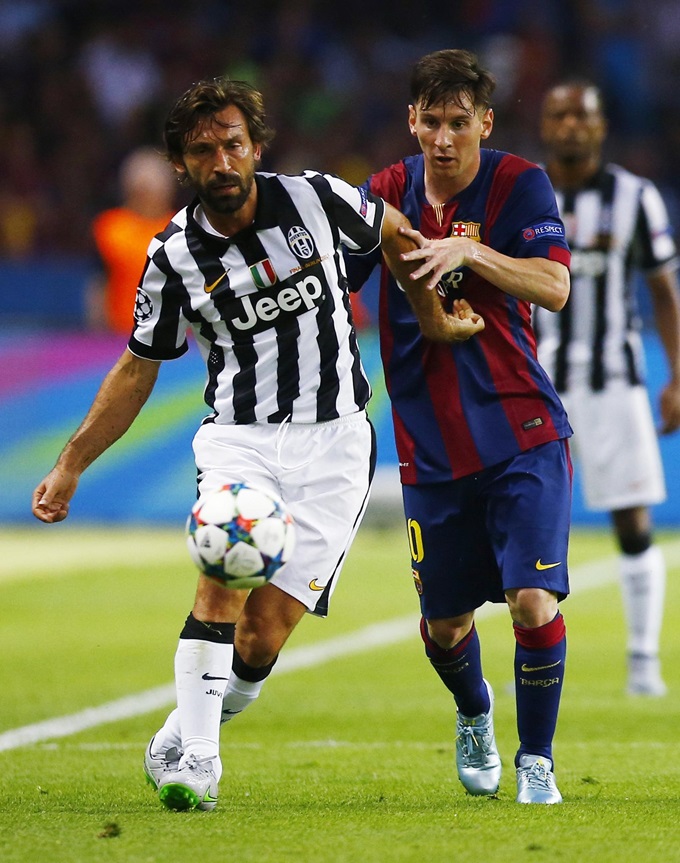 McTominay cho rằng một cầu thủ hoàn hảo phải có bộ óc của Pirlo và chân trái của Messi