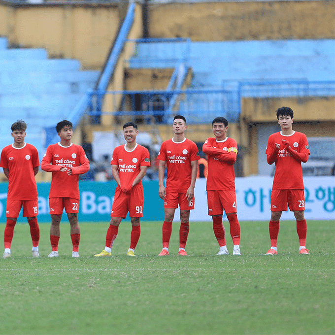 Hoàng Đức (số 28) trở lại và thi đấu trọn vẹn ở trận bán kết Hana Play Cup trước Hà Nội FC