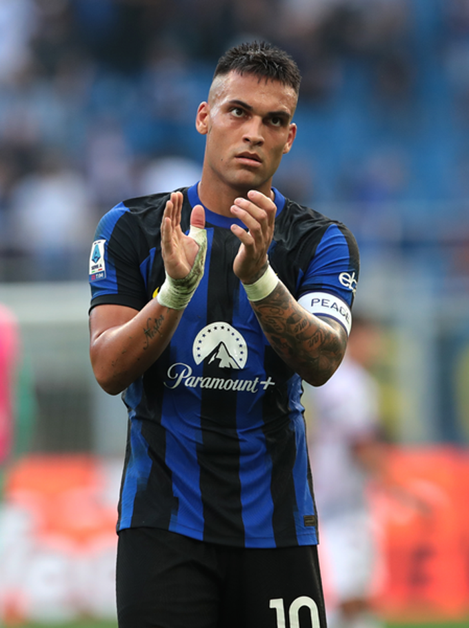 5. Lautaro Martinez: Martinez trải qua mùa giải 2023/24 tuyệt vời. Chân sút người Argentina vừa lập cú poker ở chiến thắng 4-0 của Inter Milan trước Salernitana. Tổng cộng, Martinez đã đóng góp 18 bàn thắng và 2 kiến tạo ở Serie A mùa này.