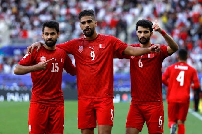 Niềm vui của cầu thủ Bahrain khi có bàn mở tỷ số 