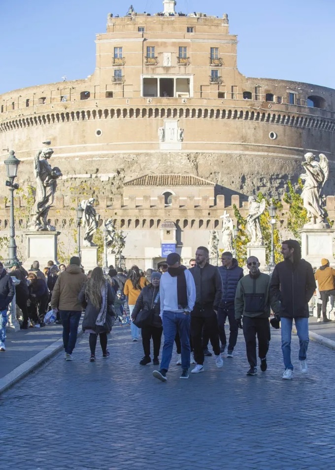 Phái đoàn Mourinho tới thăm Lâu đài thiên thần - Castel Sant'Angelo