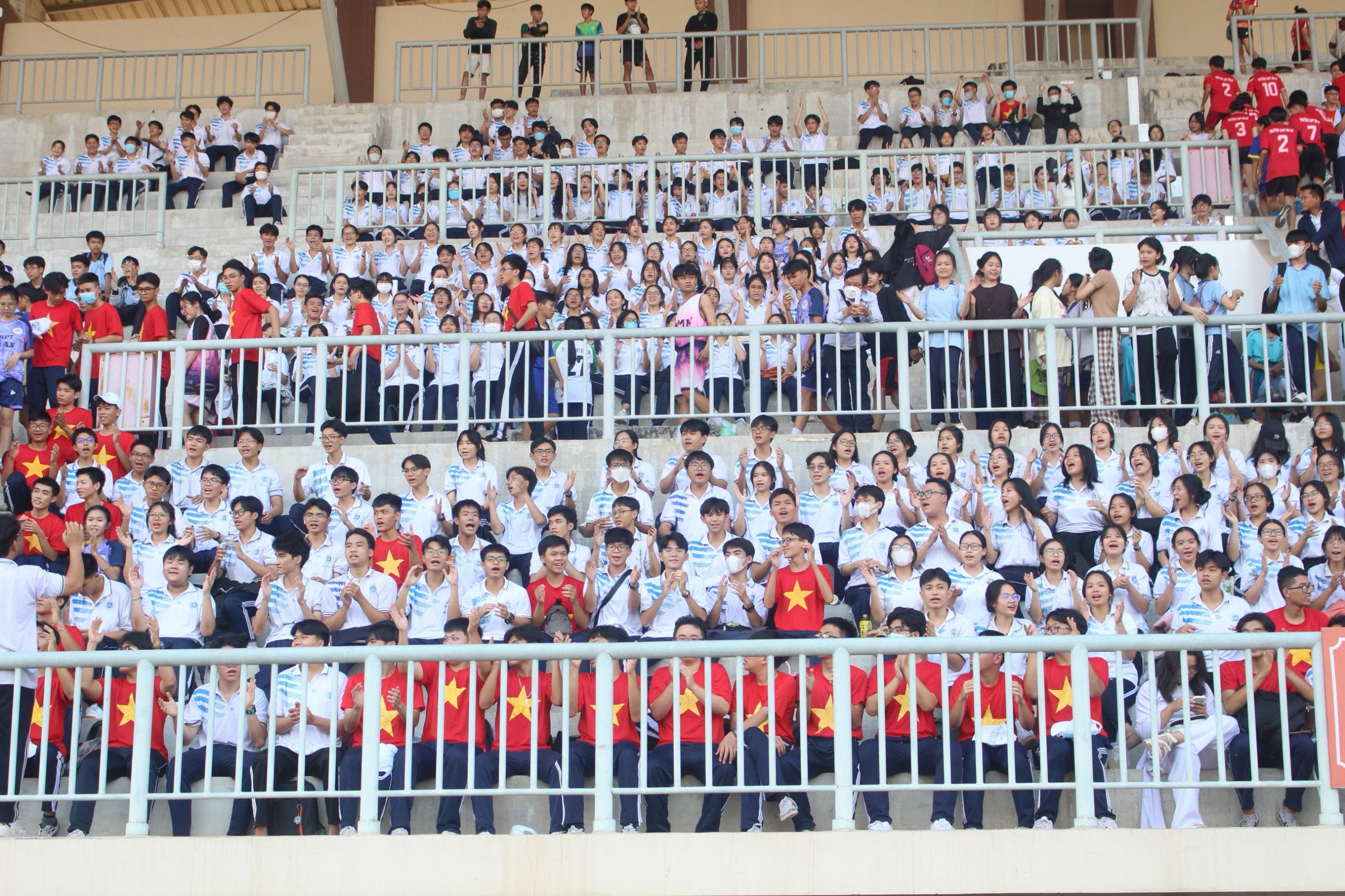 Đông đảo học sinh trên địa bàn tỉnh Bình Dương tham dự Lễ khai mạc