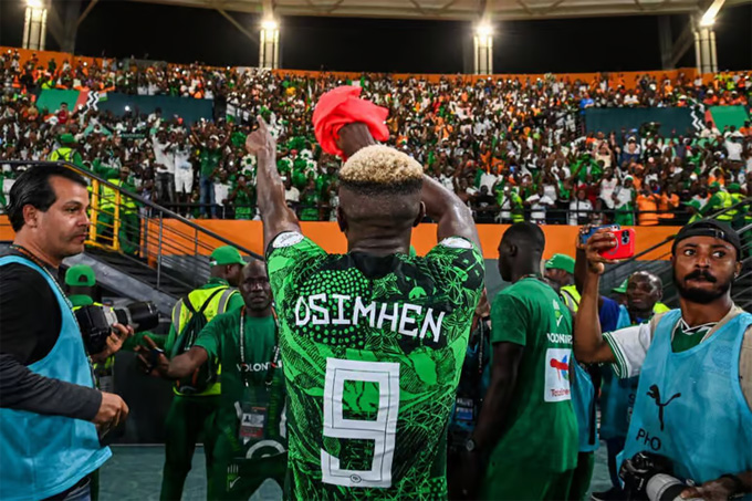 Nigeria đánh bại Cameroon để vào tứ kết gặp Angola