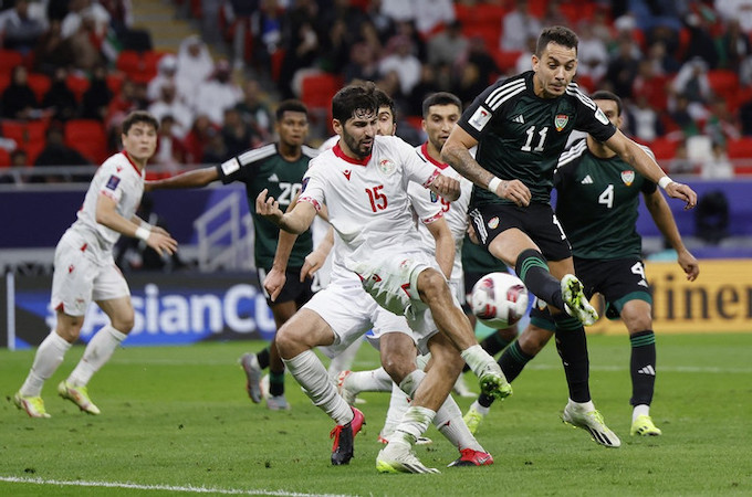 UAE được đánh giá nhỉnh hơn, nhưng lại có một trận đấu thiếu thuyết phục trước Tajikistan