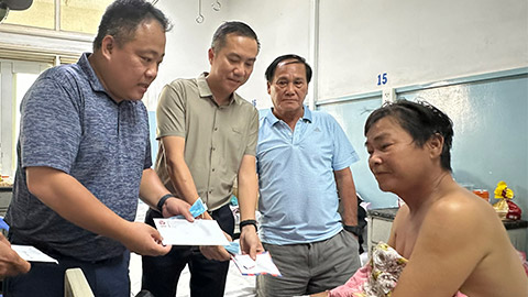 ‘Quái kiệt’ bóng đá Việt Nam Hồ Văn Lợi nhập viện khẩn cấp