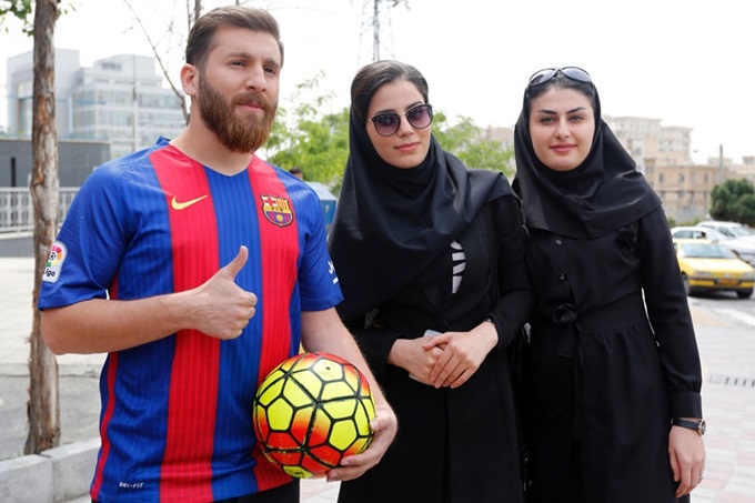 Reza Paratesh dính tin đồn lừa tình nhiều phụ nữ nhờ cái mác Messi
