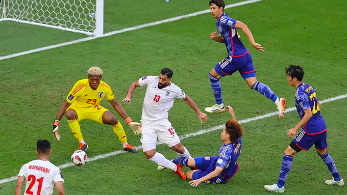 Tình Huống dẫn đến bàn thua đau của ĐT Nhật Bản ở những giây bù giờ cuối cùng.