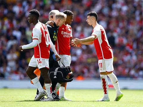 Timber dính chấn thương trong trận mở màn mùa giải Ngoại hạng Anh