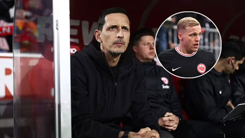 HLV Eintracht Frankfurt xin lỗi vì bỏ rơi Donny van de Beek