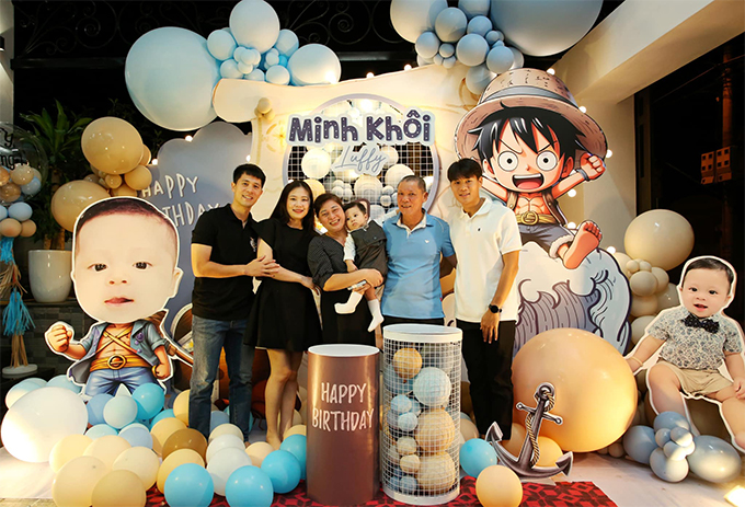 Đình Trọng cùng gia đình lớn trong ngày sinh nhật con trai Minh Khôi (Luffy)