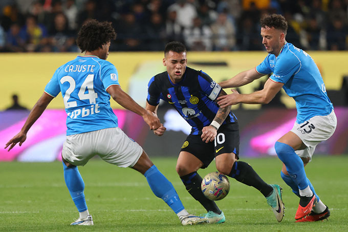 Napoli bị Inter bỏ xa tới 27 điểm