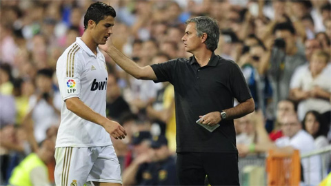 Mourinho chỉ cách huấn luyện Ronaldo