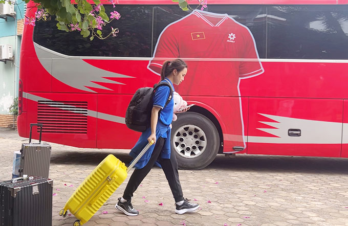 Cầu thủ U20 nữ Việt Nam di chuyển tới Uzbekistan.