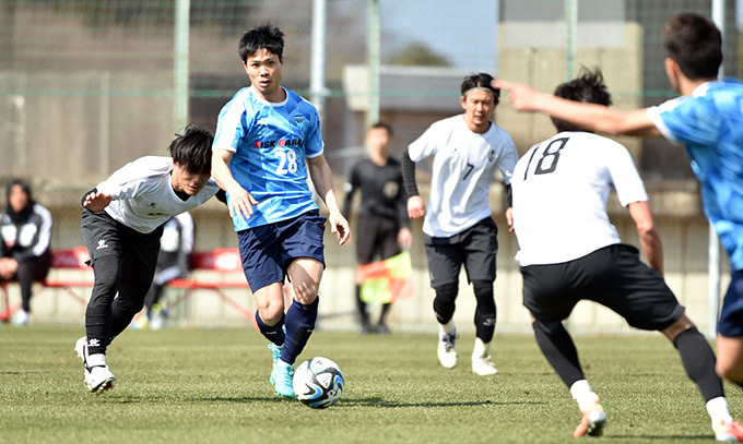 Công Phượng vẫn chưa thể ra sân ở giải quốc nội cho Yokohama FC 