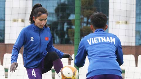 U20 nữ Việt Nam xem lại trận đấu dưới mưa tuyết, nhiệt độ âm độ C trước Uzbekistan