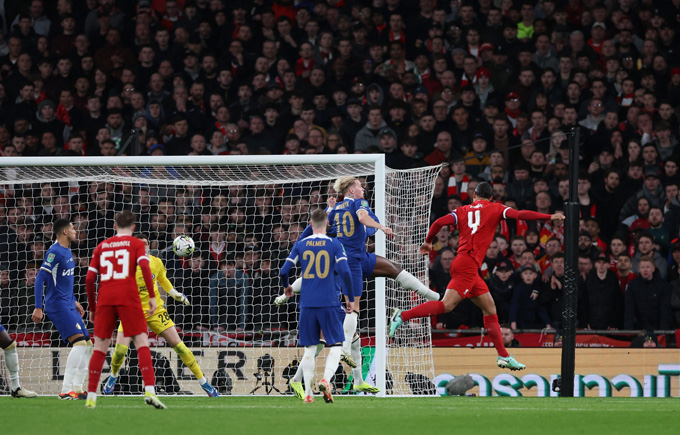 Van Dijk ghi bàn duy nhất trận chung kết League Cup giữa Chelsea vs Liverpool ở phút 118