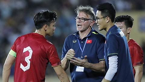 HLV Troussier: ĐT Việt Nam chịu thử thách từ hơn 10 cầu thủ nhập tịch của Indonesia
