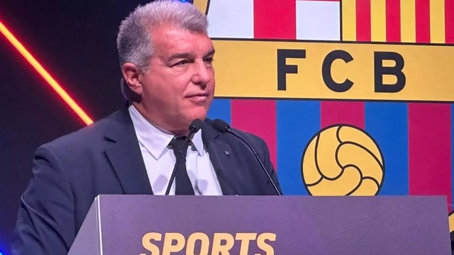 Chủ tịch Laporta đang muốn Barca tự sản xuất và phân phối áo đấu của mình.