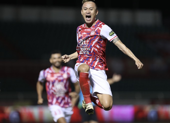 Niềm vui của Huy Toàn khi ghi bàn thắng cho CLB TP.HCM. Ảnh: Quốc An