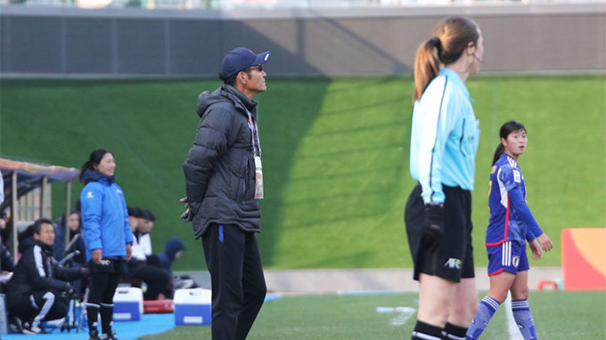 HLV Akira Ijiri cho biết sẽ cố gắng động viên U20 nữ Việt Nam chơi tốt trong 2 trận còn lại