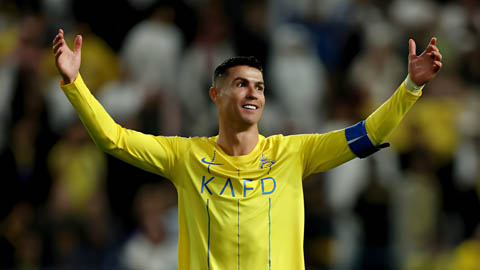  Ronaldo bình thản đối đầu trước sức ép và lời lẽ khó chịu từ CĐV Al Ain