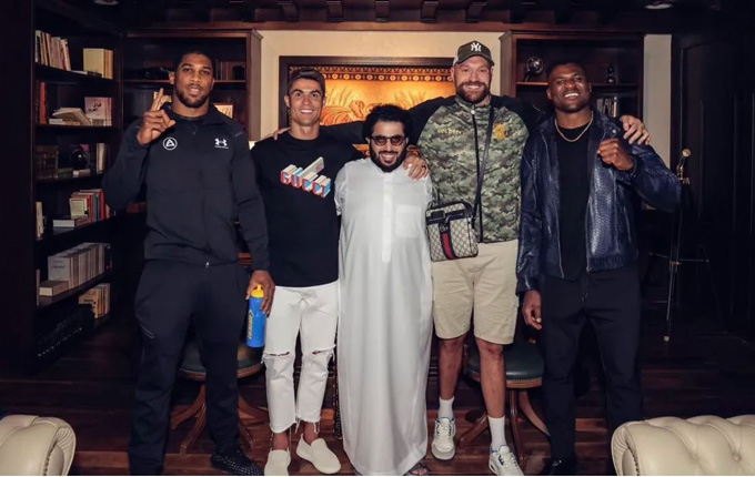 Ronaldo tham gia siêu dự án tại Saudi Arabia