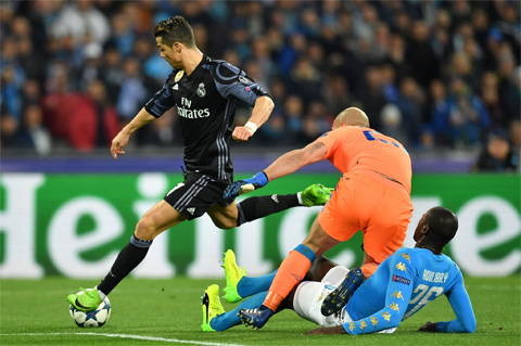 Ronaldo và Reina từng đối đầu nhau tại Champions League