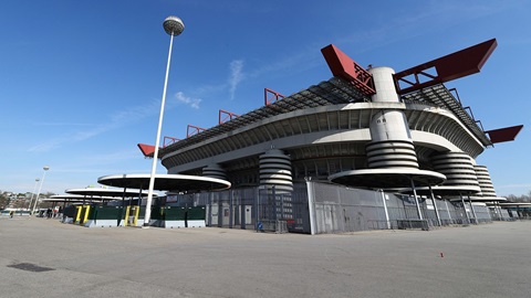 Chuyện sân bóng nhức đầu của hai đội bóng thành Milan