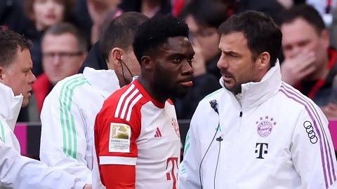 Alphonso Davies phải gặp nha sỹ ngay sau chiến thắng của Bayern