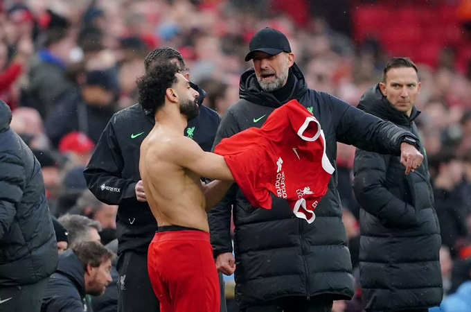Klopp tung Salah vào sân đúng thời điểm Liverpool đang hưng phấn và khiến Man City càng run sợ