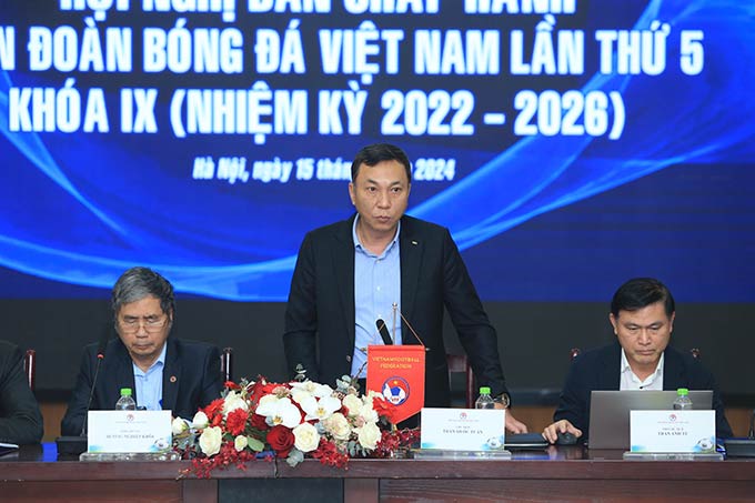 Chủ tịch VFF, ông Trần Quốc Tuấn phát biểu tại hội nghị