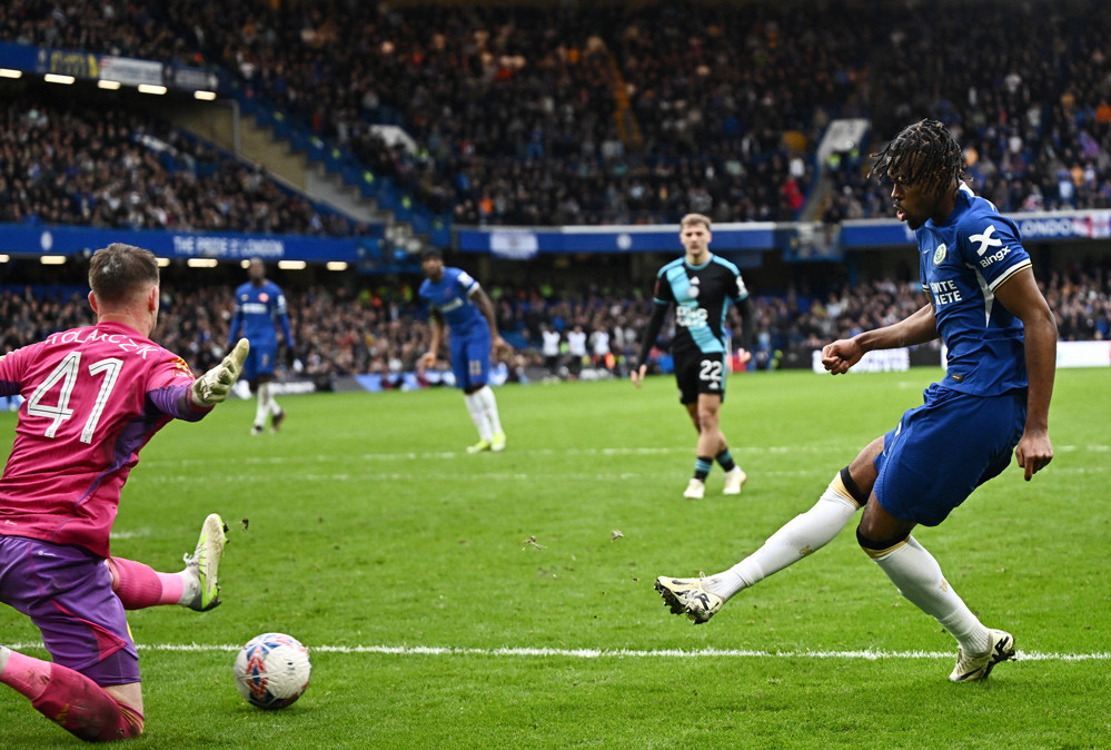 Chelsea khởi đầu tốt nhưng lại chỉ giành thắng lợi ở những phút cuối hiệp 2