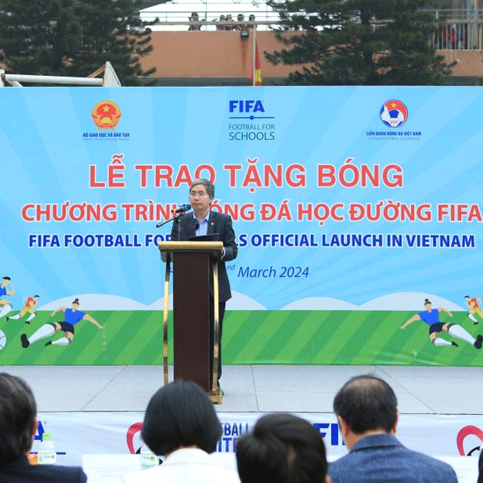 Tổng thư ký LĐBĐVN Dương Nghiệp Khôi phát biểu tại buổi lễ