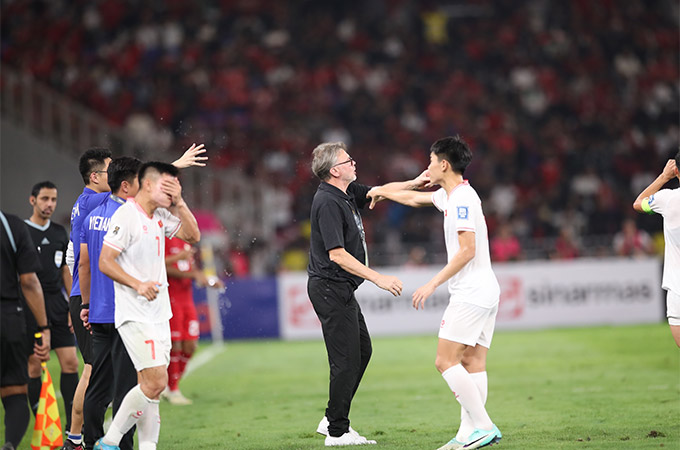 HLV Troussier có trận thua thứ 2 liên tiếp trước Indonesia - Ảnh: Quỳnh Anh 
