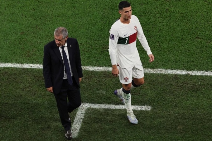 HLV Santos từng đày Ronaldo trên ghế dự bị tại VCK World Cup 2022