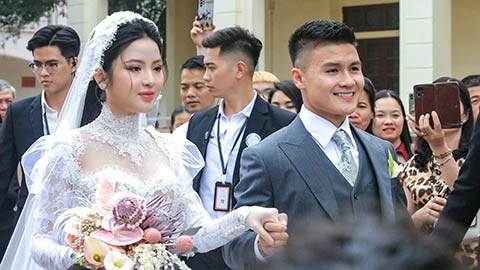 Vợ Quang Hải mang bầu, mẹ chồng tặng liền 3 kiềng vàng hơn 200 triệu