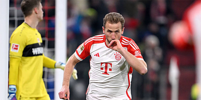 Ở lượt đi trên sân Signal Iduna Park, Kane lập hat-trick để Bayern hạ gục Dortmund 4 bàn không gỡ