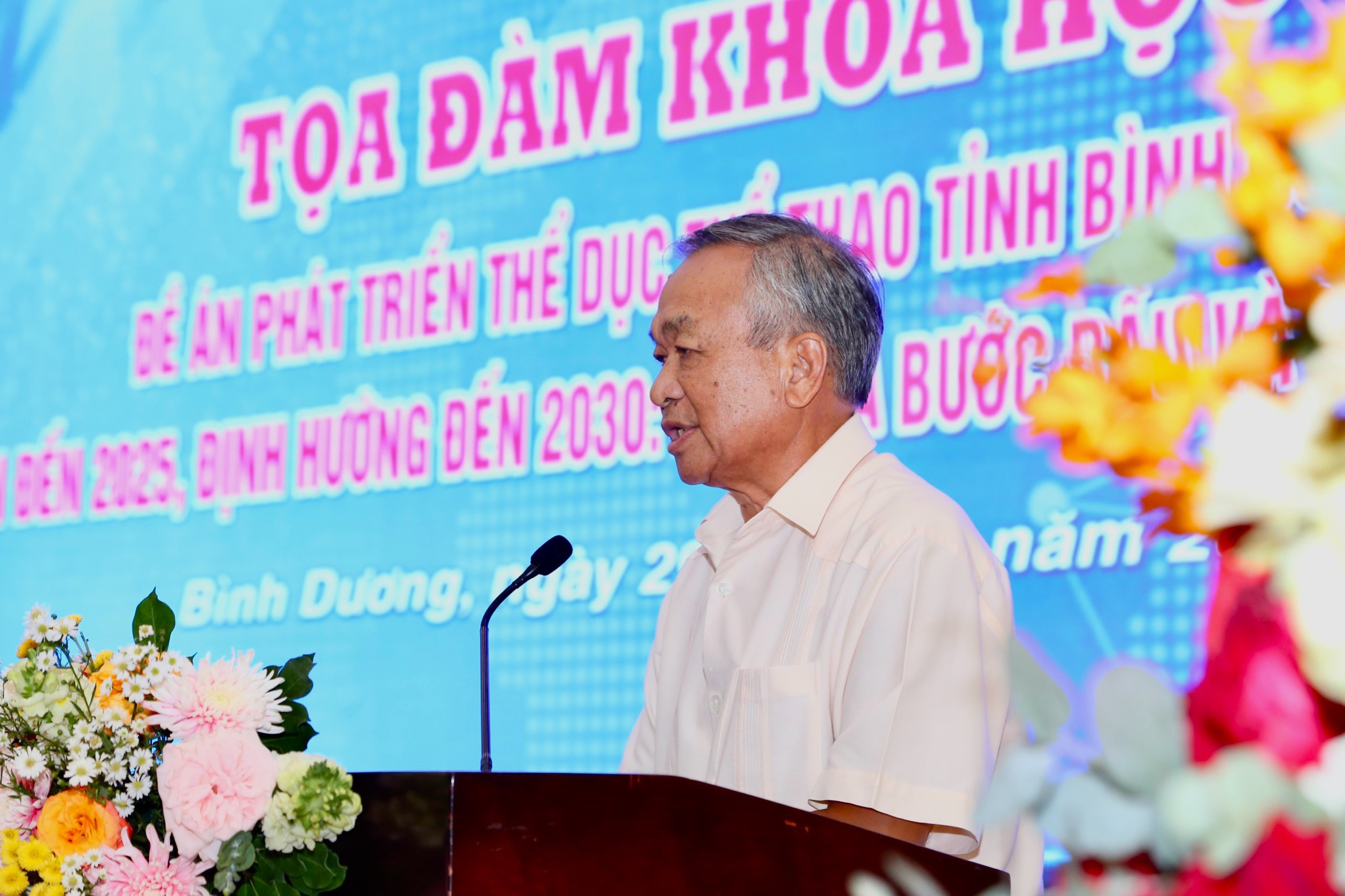 Ông Phạm Văn Tuấn – Nguyên Tổng Cục phó, Tổng Cục TDTT phát biểu hiến kế cho thể thao Bình Dương