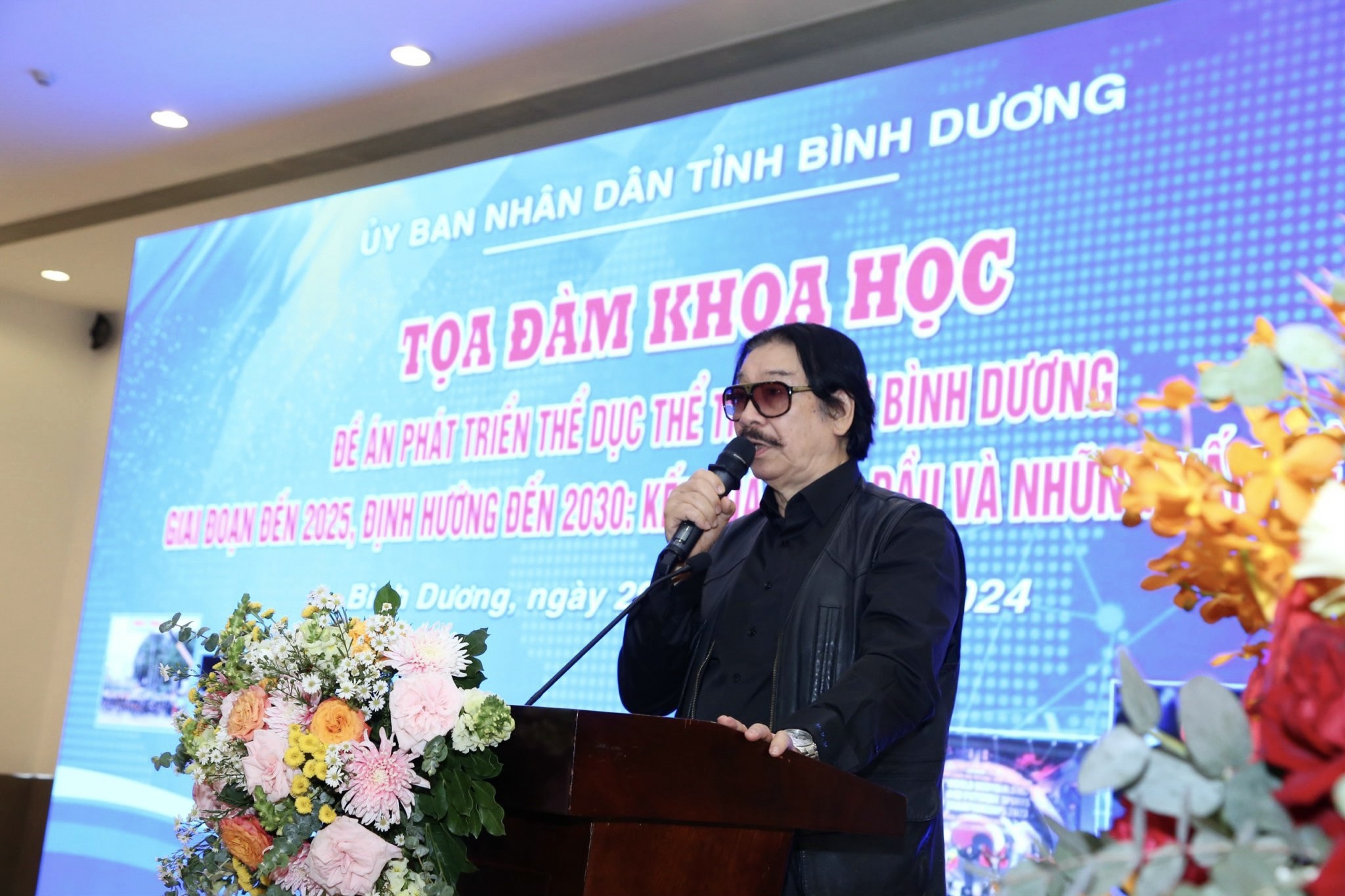 Chuyên gia Nguyễn Hồng Minh phát biểu hiến kế cho thể thao Bình Dương