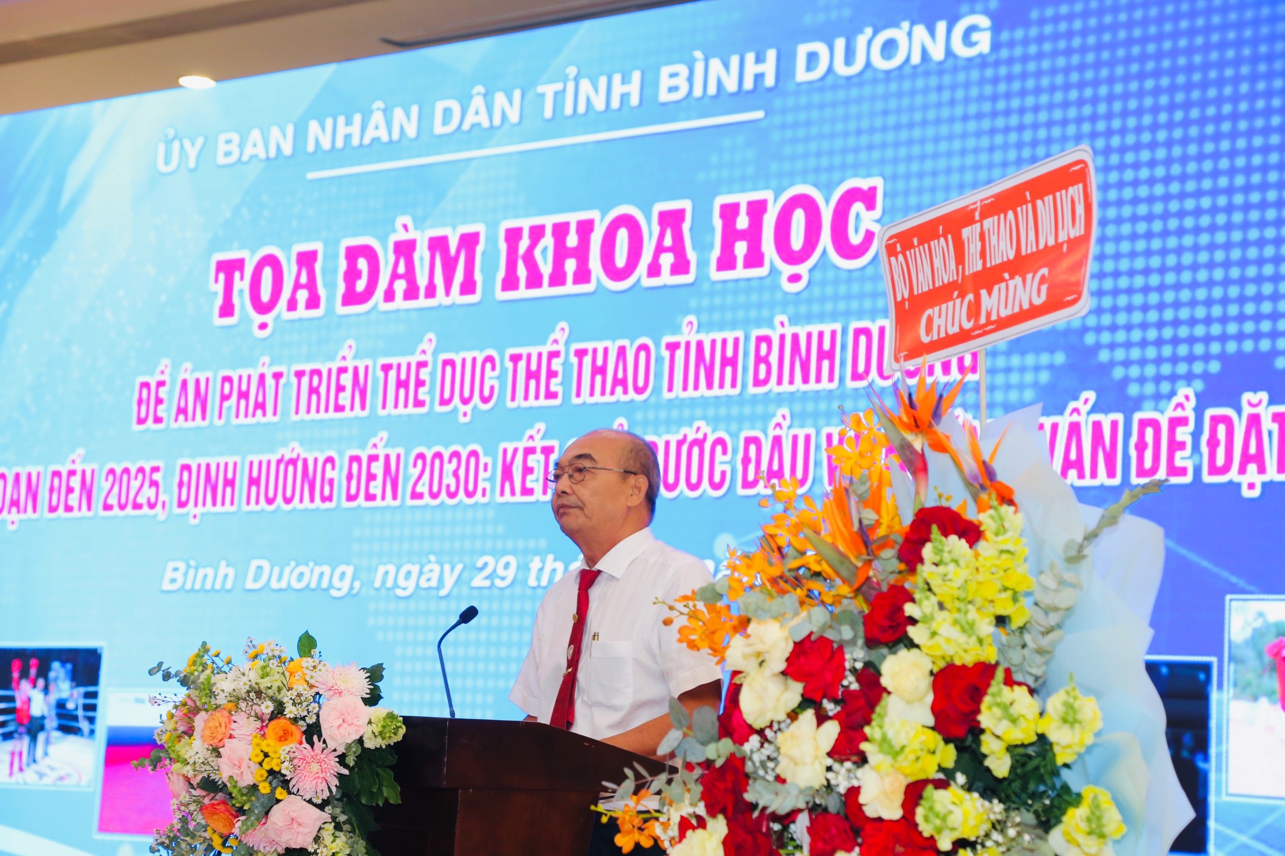 PGS.TS Lê Thiết Can - Nguyên Phó Hiệu trưởng Trường Đại học TDTT TP.HCM phát biểu tham luận tại toạ đàm