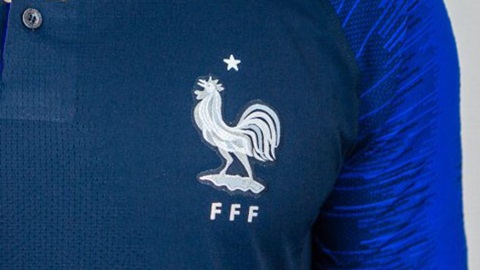 3 tuyển thủ Pháp hít bóng cười sau trận thắng Chile