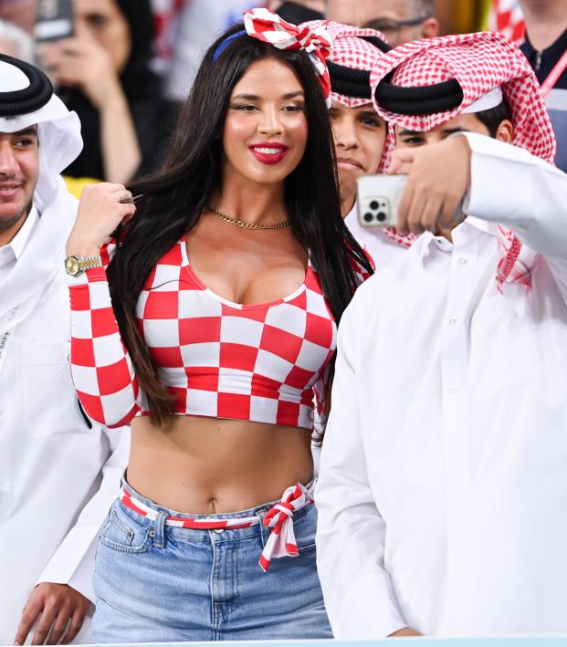 Knoll từng khiến World Cup 2022 trên đất Qatar phải “chao đảo” bởi những trang phục cổ vũ đội tuyển quê nhà Croatia có phần hơi thiếu vải và làm trái quy định từ nước chủ nhà. 