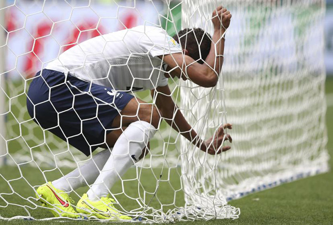 Varane bị chấn động não trong trận thắng Nigeria tại World Cup 2014
