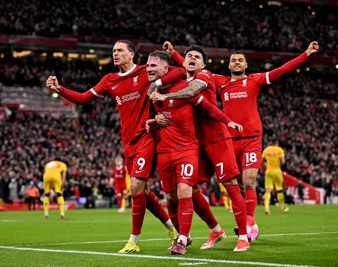 Liverpool lấy lại ngôi đầu Premier League sau 24 giờ bị Arsenal chiếm