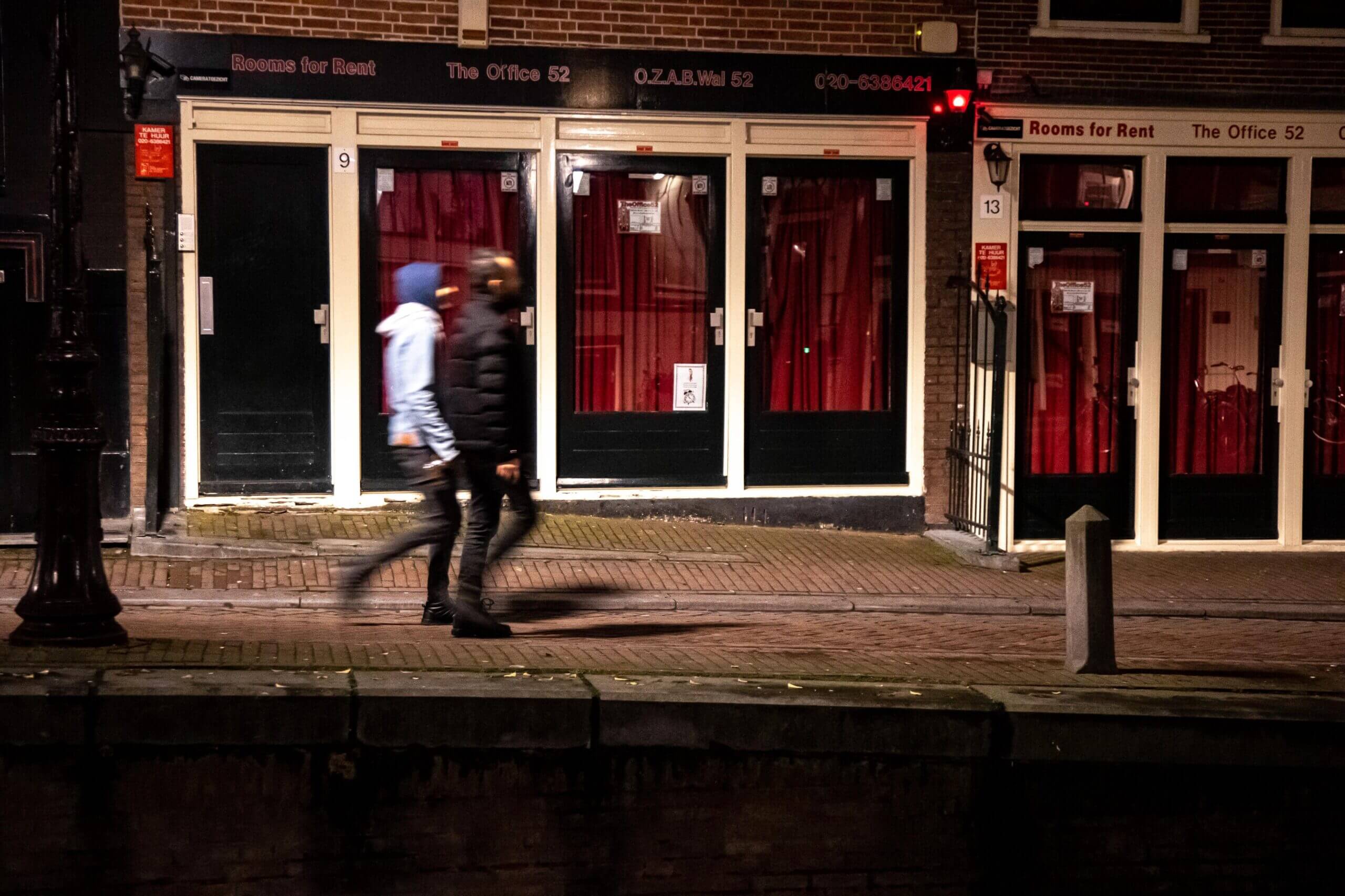 Thái độ của chính quyền Amsterdam với khu đèn đỏ phần nào phản ánh văn hoá con đực