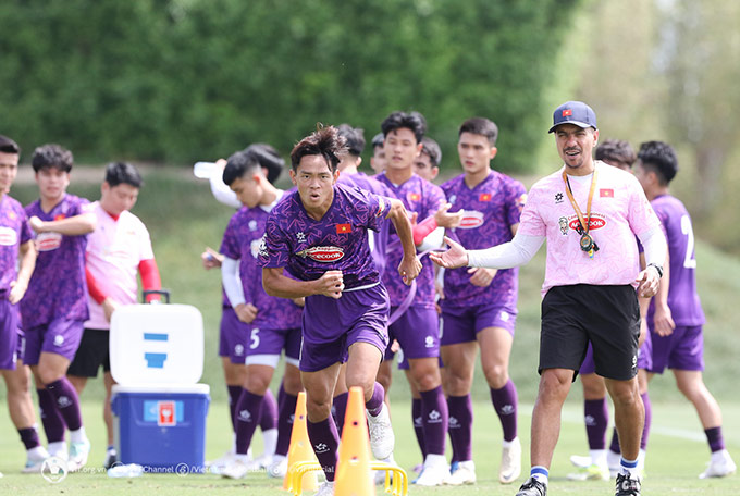 Các cầu thủ U23 Việt Nam nỗ lực tập luyện - Ảnh: VFF 