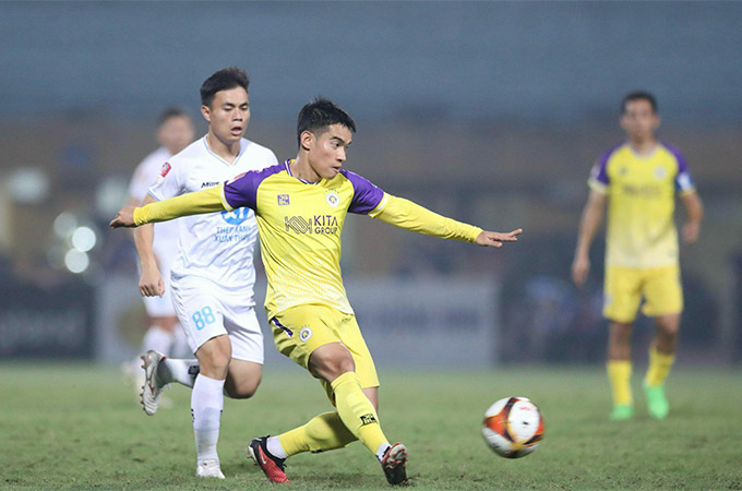 Đậu Văn Toàn gia hạn thêm 3 năm hợp đồng với CLB Hà Nội - Ảnh: Minh Tuấn 