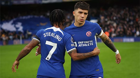 Sterling và Enzo mang đến tin cực xấu cho Chelsea